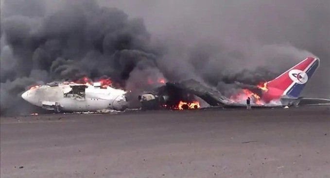iliter Israel Bom Pesawat Pengangkut Jemaah Haji di Bandara Sanaa Yaman. Dalam pidatonya di ibu kota Yaman, Sanaa, beberapa jam setelah empat serangan Israel menghantam bandara kota tersebut, al-Houthi mengatakan Israel ingin mengisolasi warga Palestina, dan memastikan tidak ada negara Muslim yang menanggapi tindakannya di Gaza.
