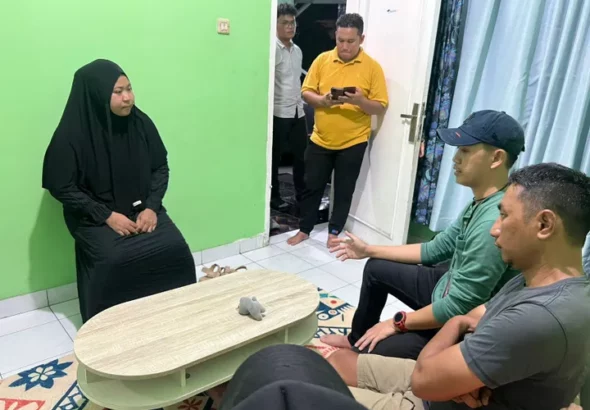 Buronan Kelas Kakap Tika Wulandari, alias Prita Wulan Kencana Penipuan PT. Buraq Nur Syariah Rp7,1 Miliar di Lubuk Linggau Diringkus di Depok setelah pelarian panjang selama lebih dari lima tahun, Minggu (1/6/2025).