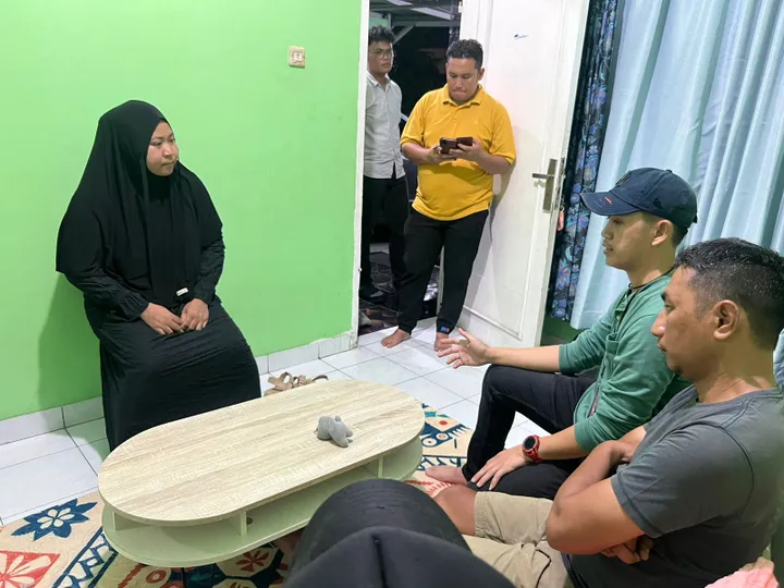 Buronan Kelas Kakap Tika Wulandari, alias Prita Wulan Kencana Penipuan PT. Buraq Nur Syariah Rp7,1 Miliar di Lubuk Linggau Diringkus di Depok setelah pelarian panjang selama lebih dari lima tahun, Minggu (1/6/2025).