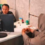 Ancam Sebarkan Video Syur, Wanita di Palembang Laporkan Pacarnya ke Polisi. Seorang wanita berinisial RS (32), warga Kelurahan Sidorejo, Muntok, Bangka Barat, melaporkan pacarnya, Depriansyah, dan temannya, Baim, ke Polrestabes Palembang pada Senin, 2 Juni 2025.