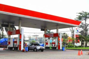 -- Harga BBM 2 Juni 2025 di Seluruh SPBU RI Resmi Turun, Berikut Rincian Harganya. Seluruh Badan Usaha penyedia Bahan Bakar Minyak (BBM) resmi menurunkan harga produk BBM-nya di SPBU per 1 Juni 2025.
